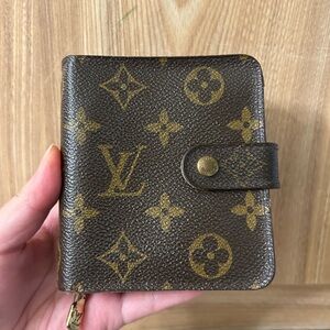 Louis Vuitton Monogram Compact Zip Bifold Wallet l